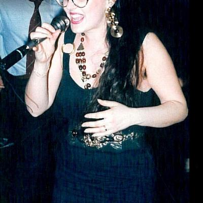Irene Nanni | Singer - Songwriter